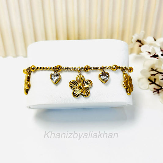 Daisy Floral Charm Bracelet