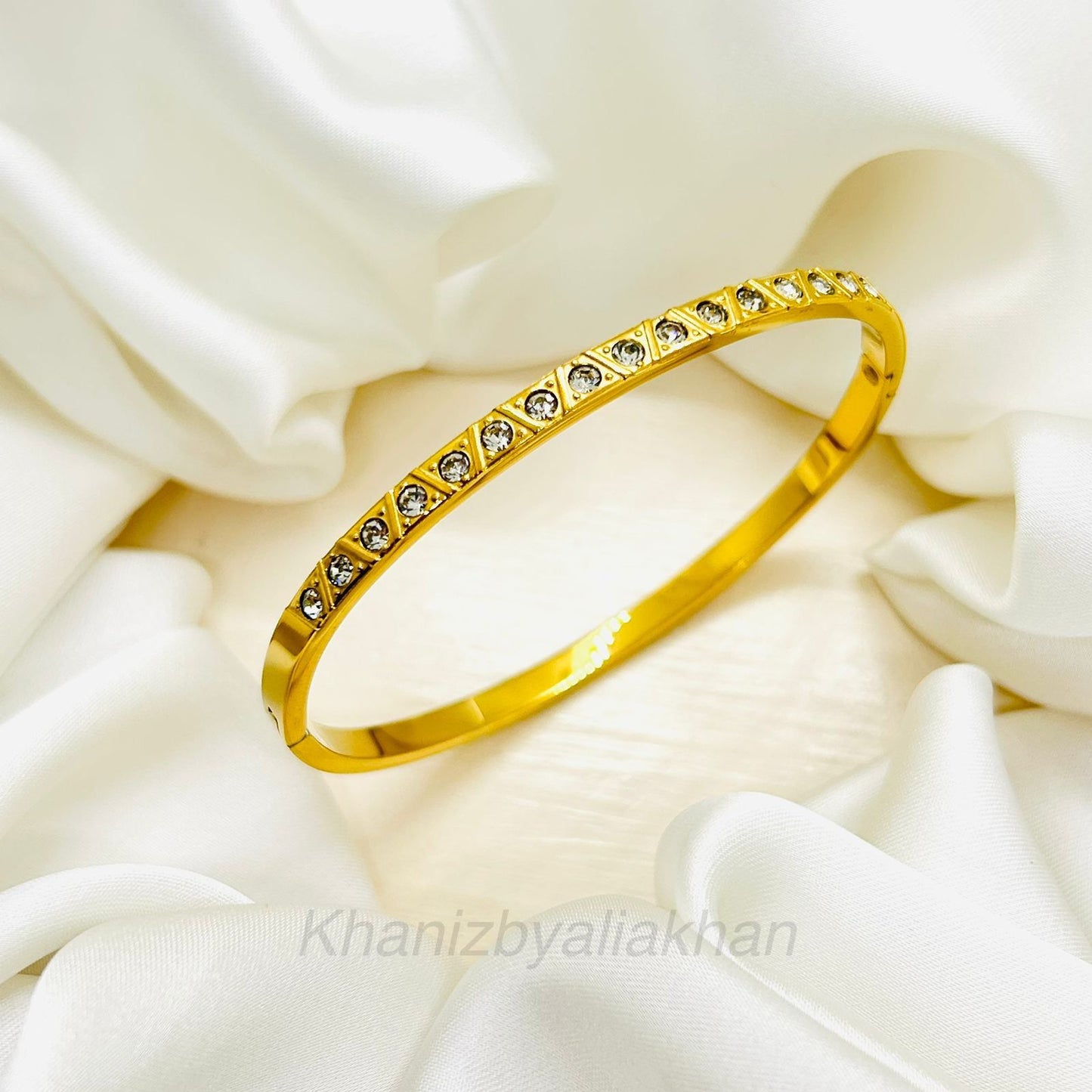 Harwell Diamantes Handcuff