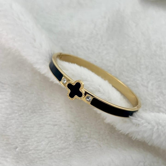 Black Clover Stone Handcuff