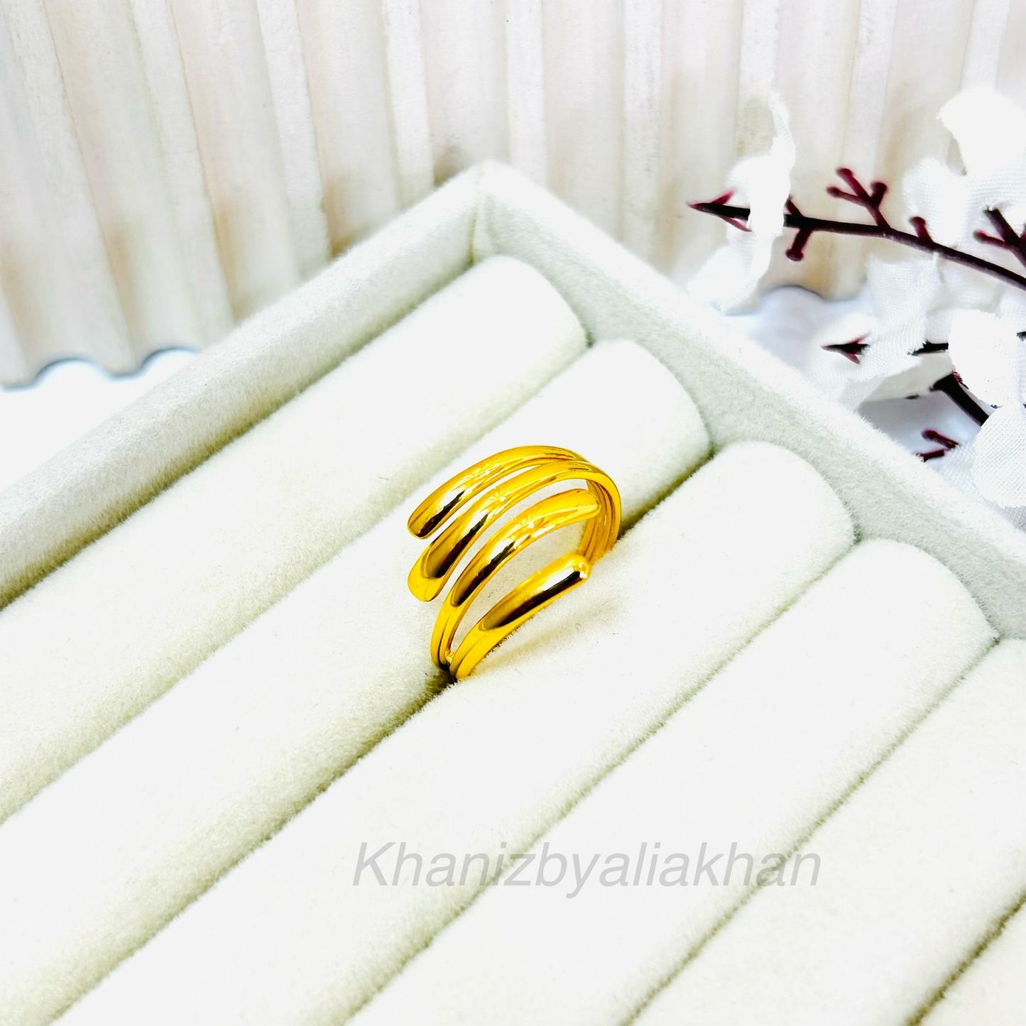 Elliot Ring