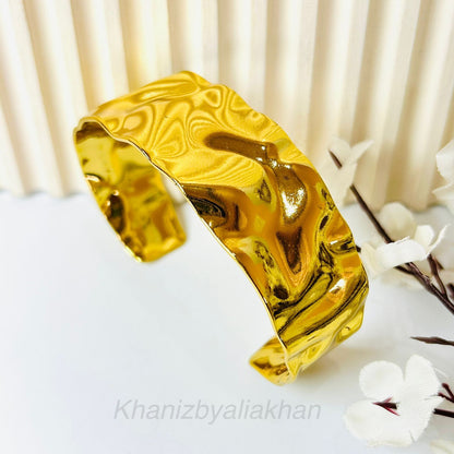 Molten Gold Handcuff