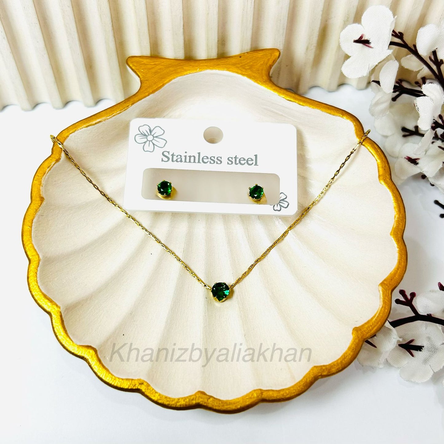 Dainty Emerald Set