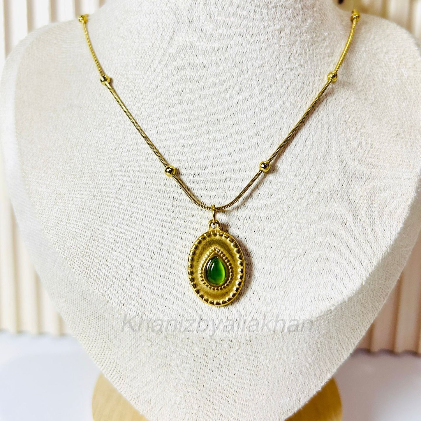 Majesty Verde Pendant