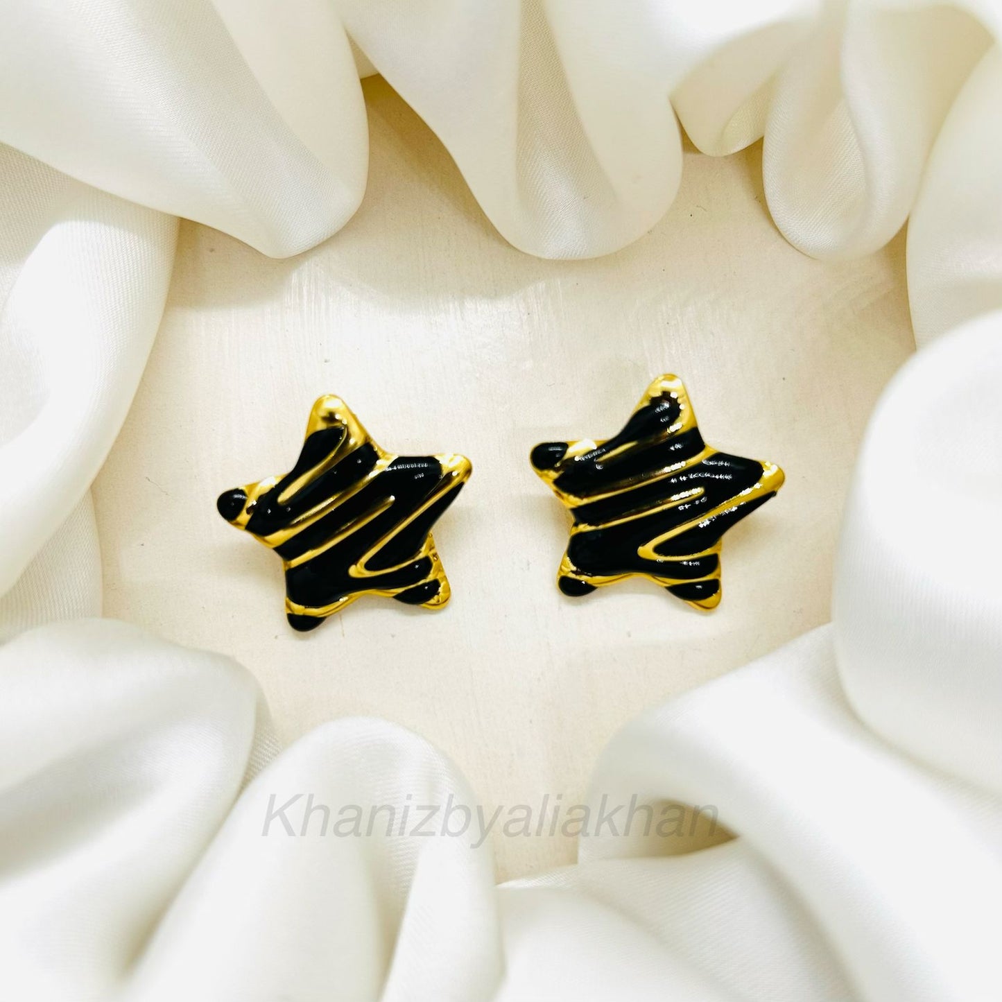 Twinkle Star Earrings