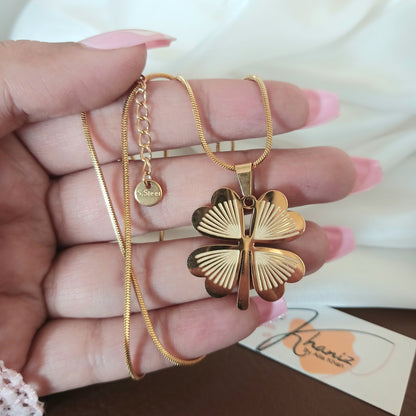 Gilded clover long chain pendant