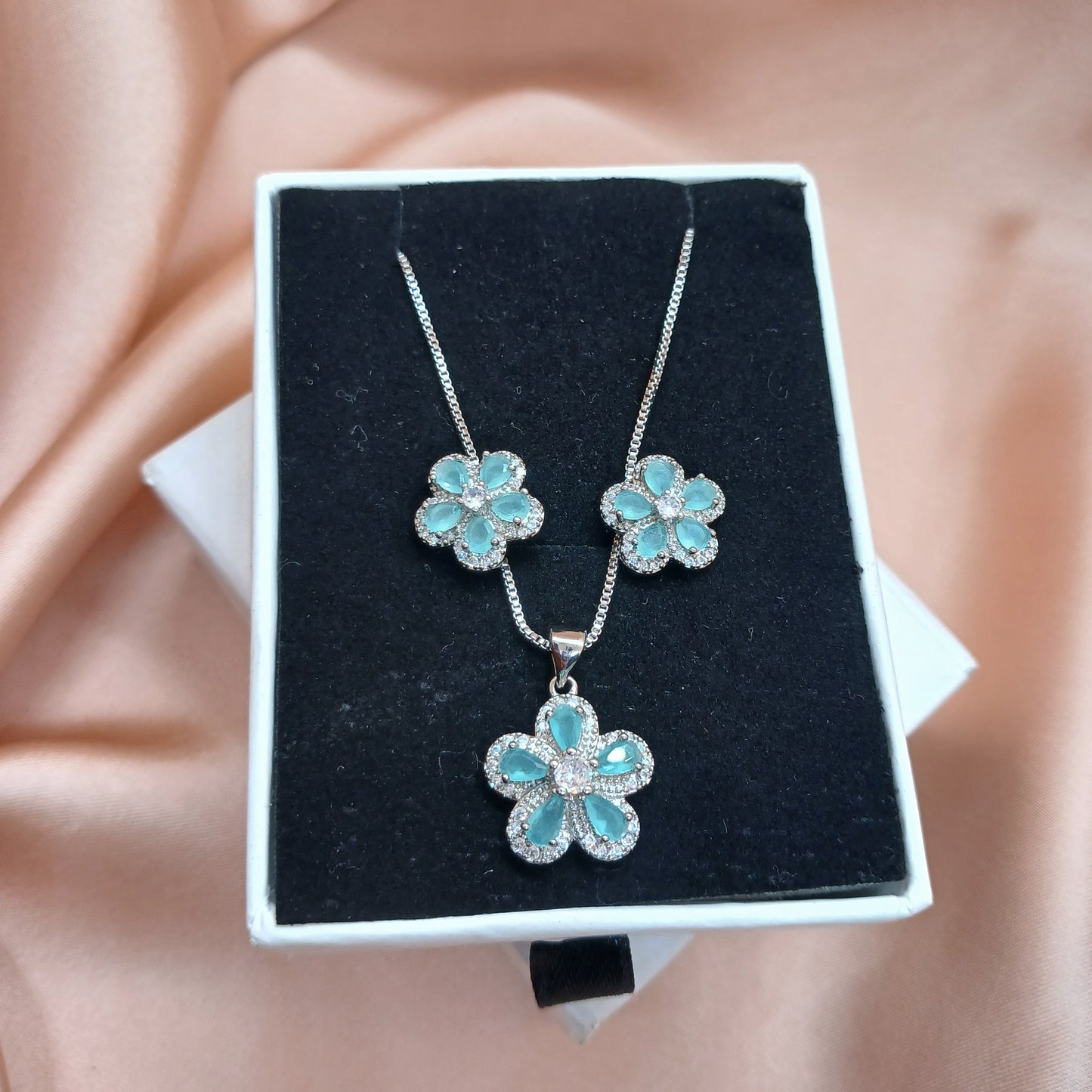 Elegant turquoise Blossom prestige set