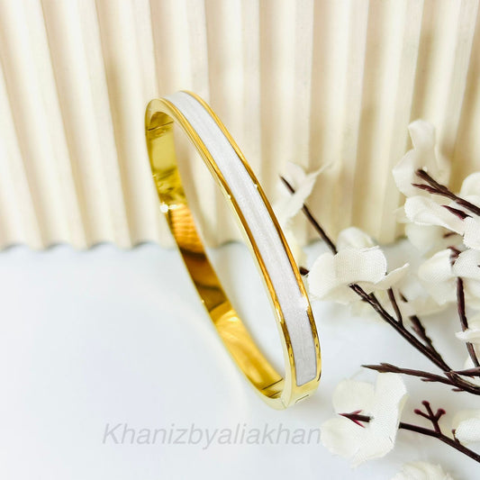 Signature White Handcuff