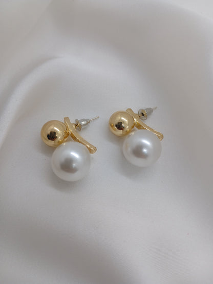 Pearly Dew Earrings