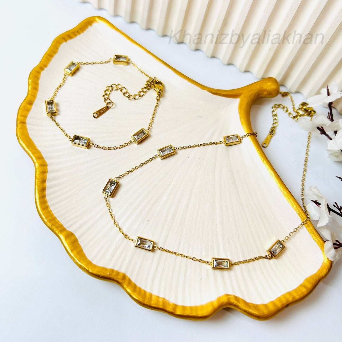 Dainty Crystal Set