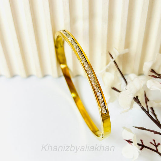 Crystal Gleam Handcuff