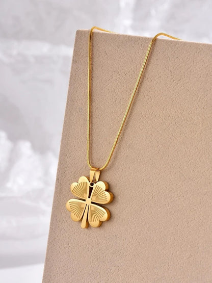 Gilded clover long chain pendant