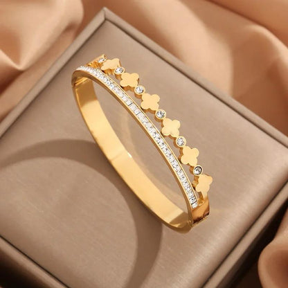Clover Zirconia Handcuff
