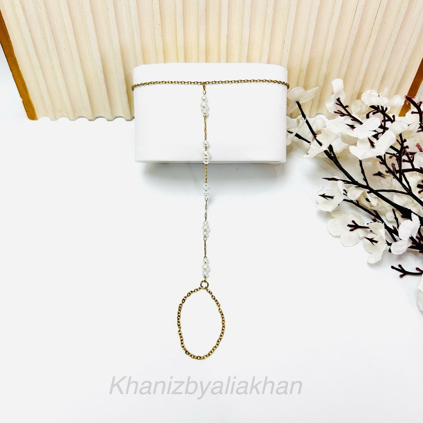 Pearl Handchain