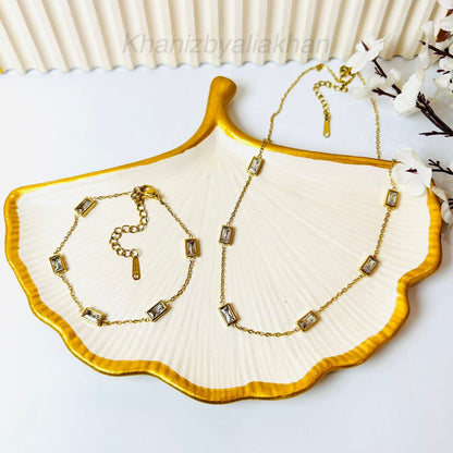 Dainty Crystal Set
