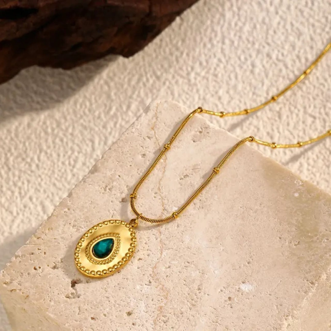 Majesty Verde Pendant