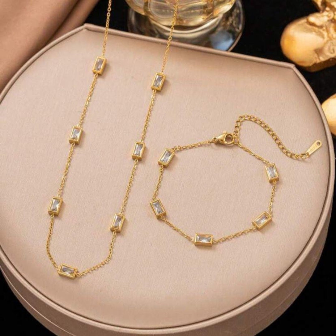 Dainty Crystal Set