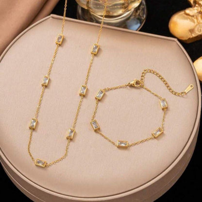 Dainty Crystal Set