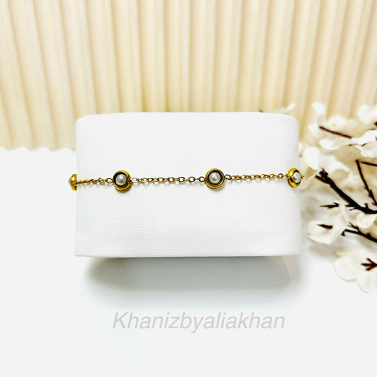 Dainty Pearl Bracelet